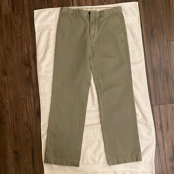 Eddie Bauer flat front khakis - Picture 1 of 2